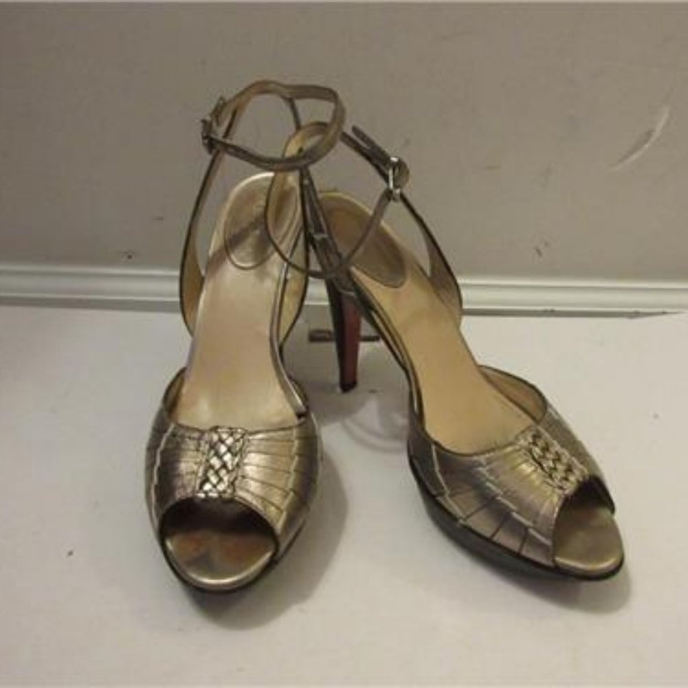 COLE HAAN GOLD LEATHER ANKLE BUCKLE SANDAL  8